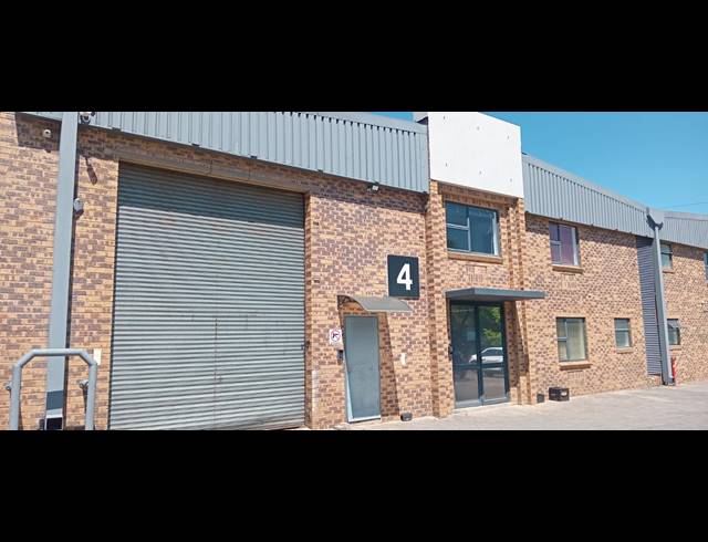 620M² WAREHOUSE TO LET IN LASER PARK